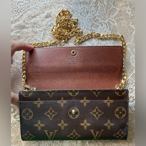 LOUIS VUITTON Monogram Sarah Long Wallet With Included Insert/Crossbody Chain - Picture 6 of 16